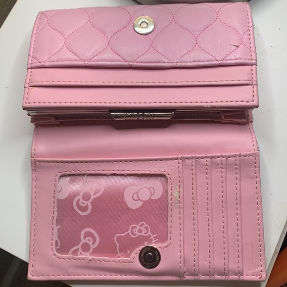 Hello Kitty Y2K Wallet - Picture 3 of 4